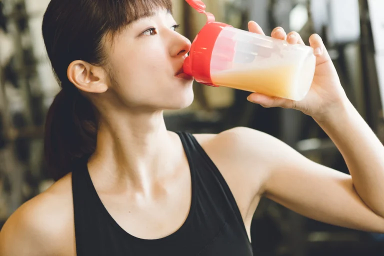 酸奶配坚果怎么搭选择原味坚果更容易控制风味